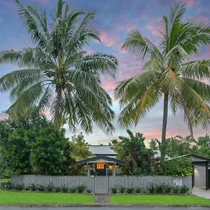 sweet-creek-cottage-palm-cove.queenslandhotels.net/